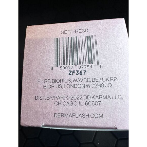 Dermaflash HYDRAFLASH COCOONING SERUM™ Smoothing, Firming + Depuffing Serum 30ml - Picture 5 of 6